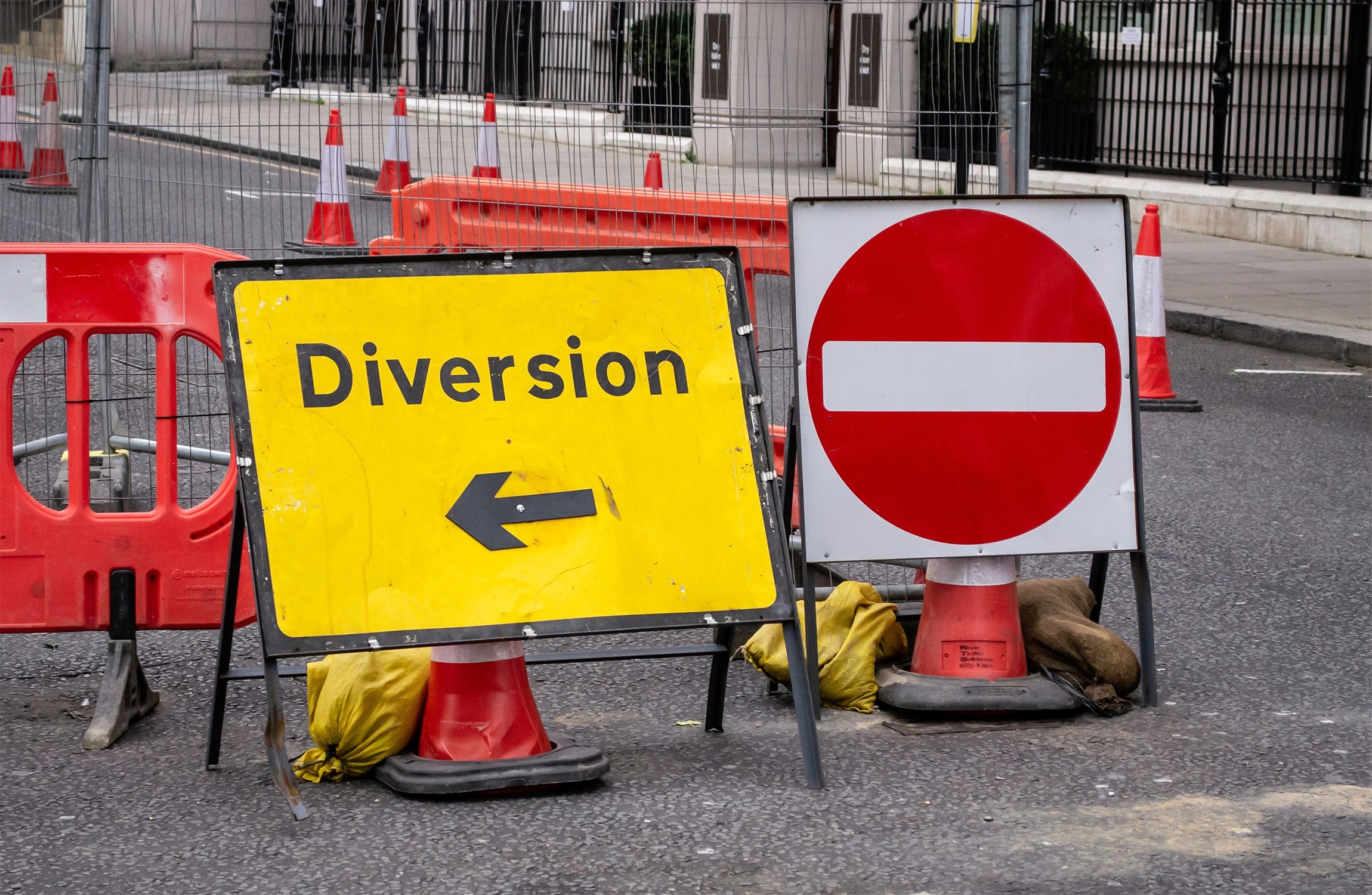 Temporary traffic sign, Diversion and No entry sign.