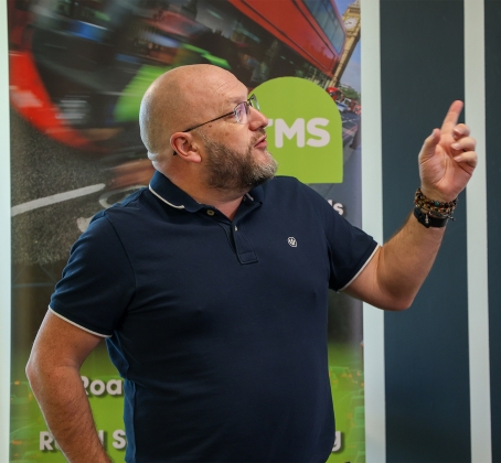 Grant Dumbleton (TMS) presenting a course.